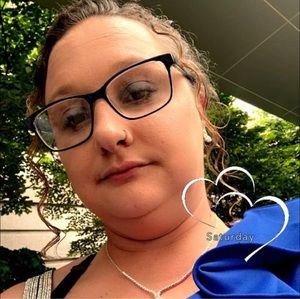 Meet your Posher, Steffi